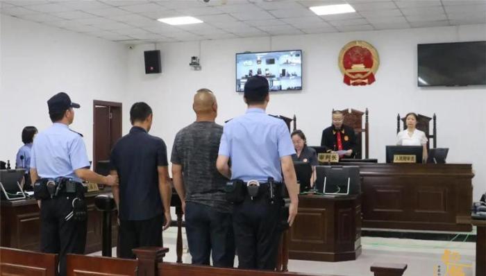 四川2男子用“活泥鳅”钓鱼被判刑
