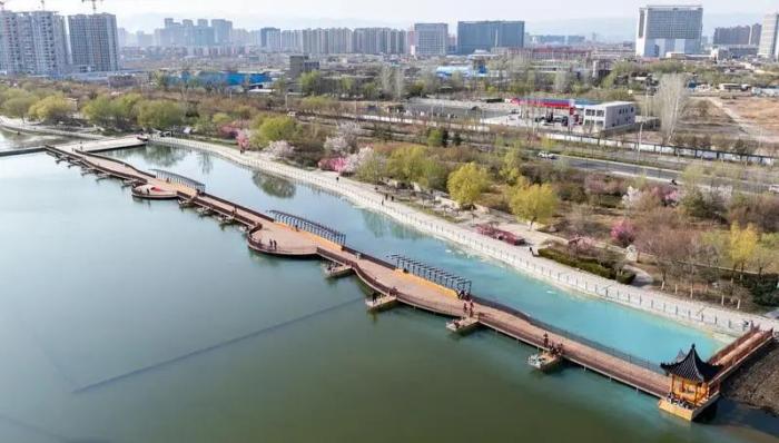 呼和浩特重磅上新！看景、钓鱼两不误--呼和浩特市玉泉区在小黑河太平庄桥的东侧和西侧新建了两处垂钓平台